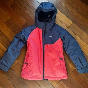 Patagonia Girls ski/ snow/ snowboarding jacket